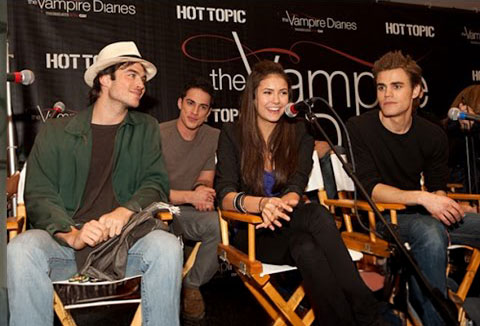Vampire Diaries Hot Topic Tour fan event